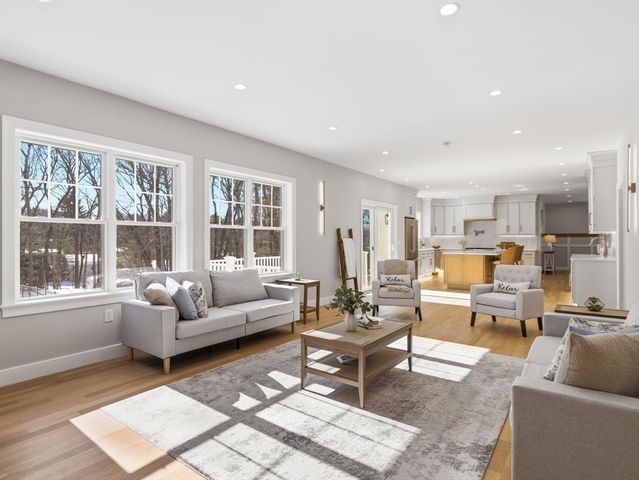 1 Delisio Dr, Andover, MA 01810