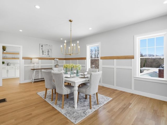 1 Delisio Dr, Andover, MA 01810
