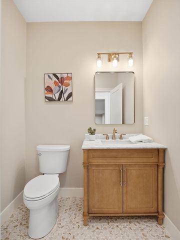 1 Delisio Dr, Andover, MA 01810