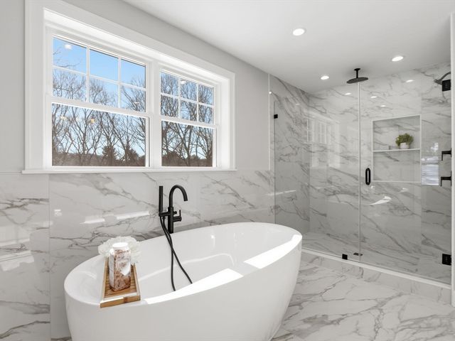 1 Delisio Dr, Andover, MA 01810