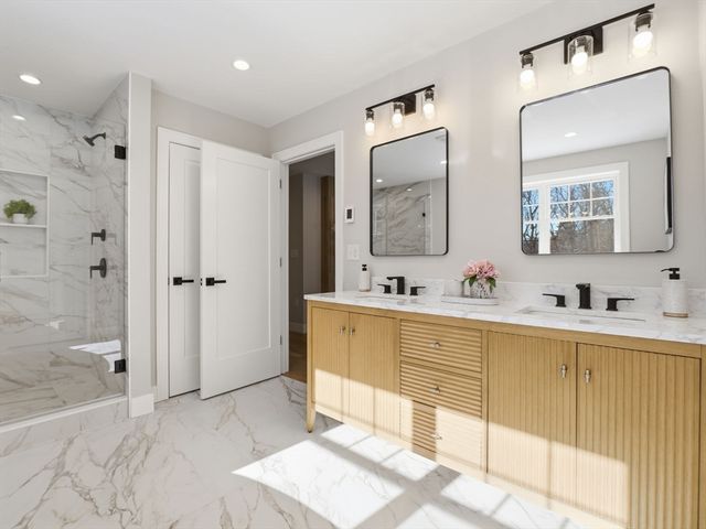 1 Delisio Dr, Andover, MA 01810