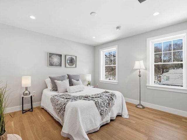 1 Delisio Dr, Andover, MA 01810