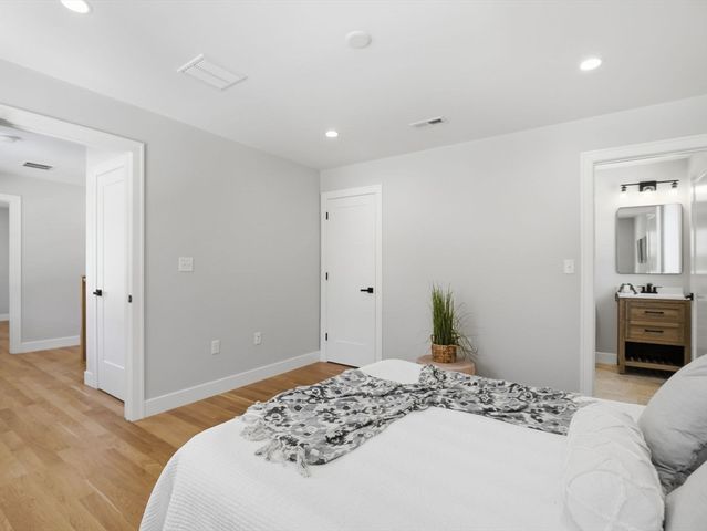 1 Delisio Dr, Andover, MA 01810
