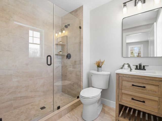 1 Delisio Dr, Andover, MA 01810
