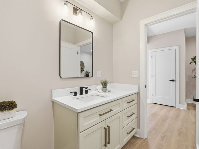 1 Delisio Dr, Andover, MA 01810
