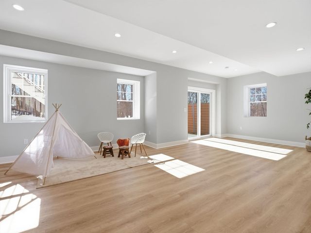 1 Delisio Dr, Andover, MA 01810