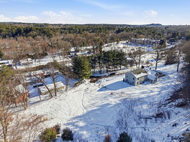 1 Delisio Dr, Andover, MA 01810