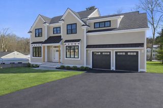 1 Delisio Dr, Andover, MA 01810