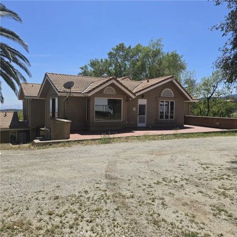 1015 Deercrest, San Bernardino, CA 92407