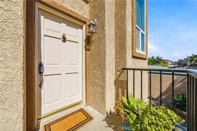 18858 Milos Circle, Huntington Beach, CA 92648