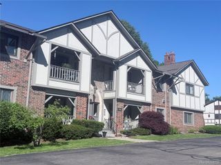 42160 Woodward Avenue 7, Bloomfield Hills, MI 48304