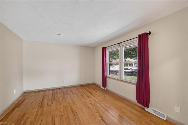 1683 Meredith RD, Virginia Beach, VA 23455