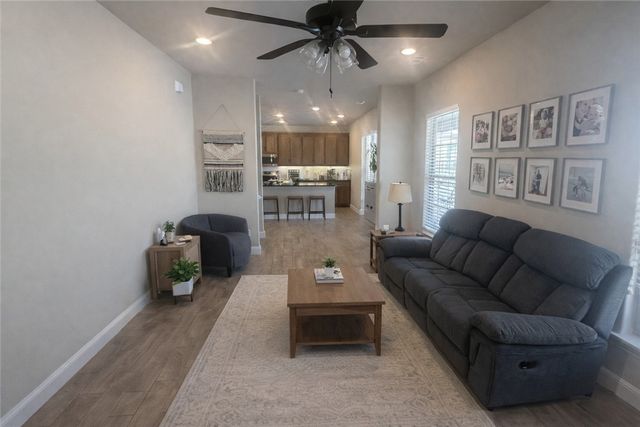 3670 Macintosh Way, Bentonville, AR 72712