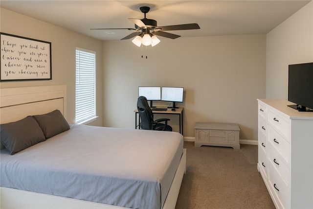 3670 Macintosh Way, Bentonville, AR 72712