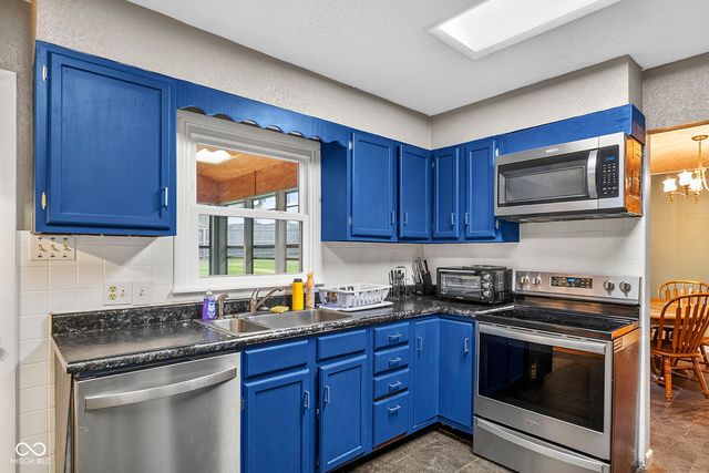7960 S Sullivan Place, Terre Haute, IN 47802