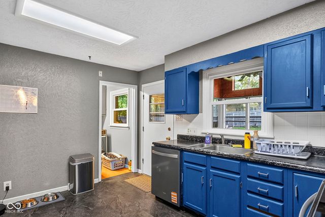 7960 S Sullivan Place, Terre Haute, IN 47802