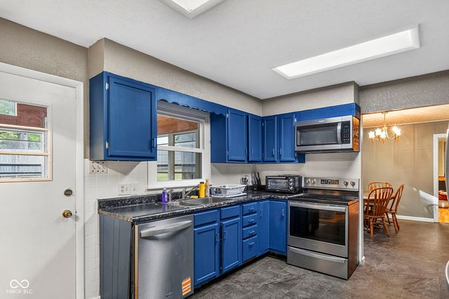 7960 S Sullivan Place, Terre Haute, IN 47802