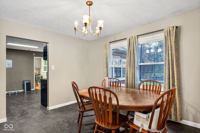 7960 S Sullivan Place, Terre Haute, IN 47802