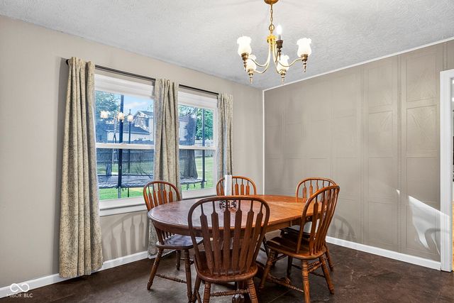 7960 S Sullivan Place, Terre Haute, IN 47802