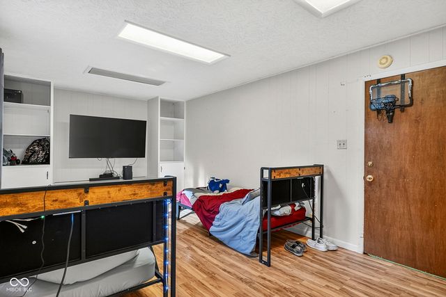 7960 S Sullivan Place, Terre Haute, IN 47802
