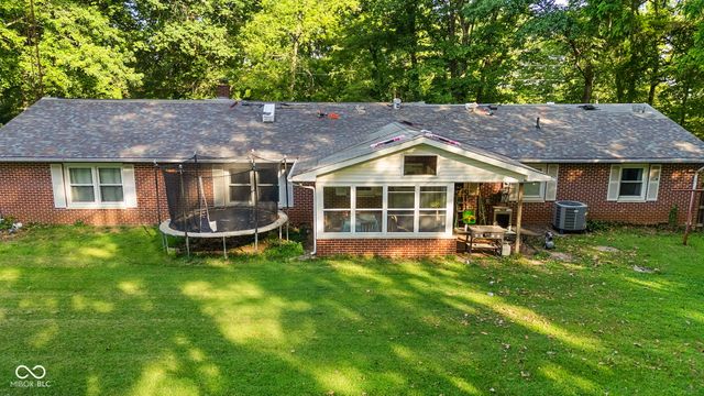 7960 S Sullivan Place, Terre Haute, IN 47802