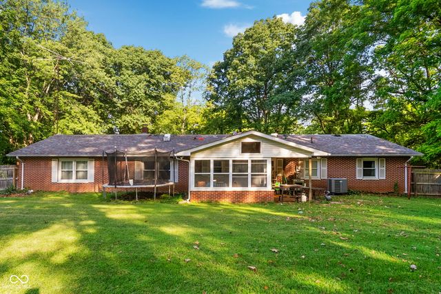 7960 S Sullivan Place, Terre Haute, IN 47802
