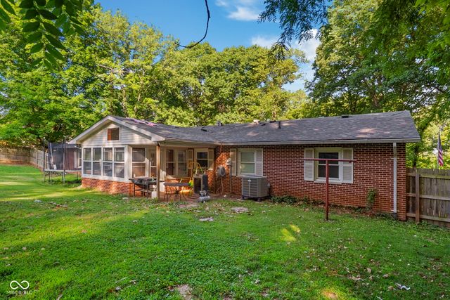 7960 S Sullivan Place, Terre Haute, IN 47802