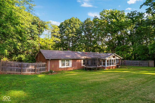 7960 S Sullivan Place, Terre Haute, IN 47802
