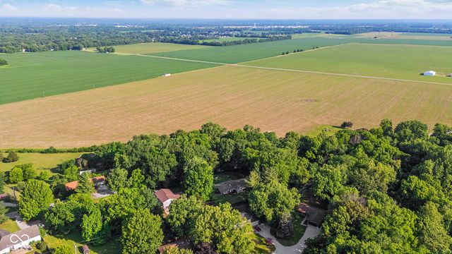 7960 S Sullivan Place, Terre Haute, IN 47802