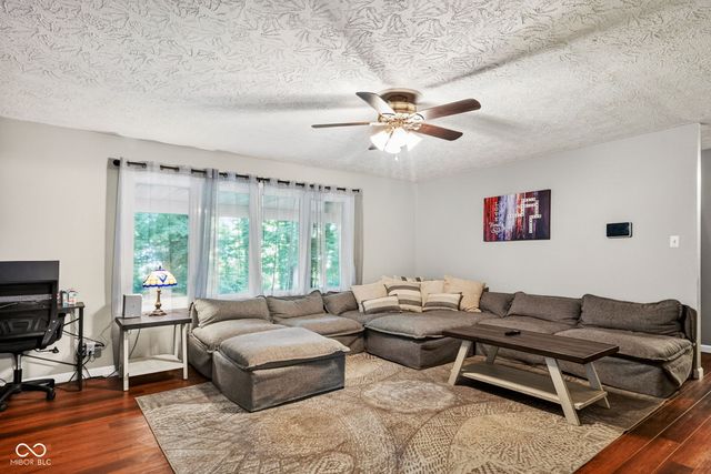 7960 S Sullivan Place, Terre Haute, IN 47802