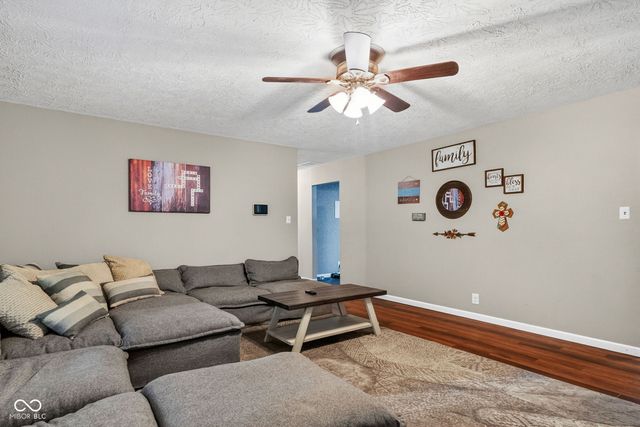 7960 S Sullivan Place, Terre Haute, IN 47802