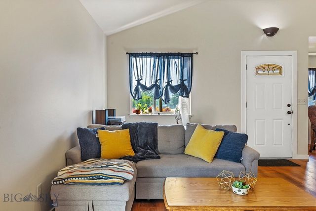 250 Jackson Lane, Belgrade, MT 59714