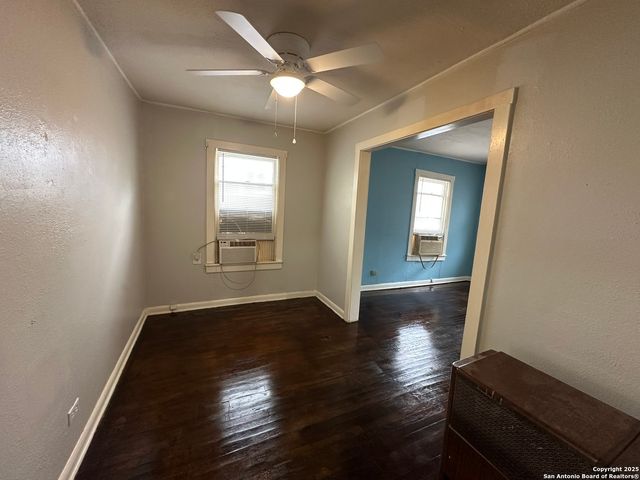 331 Ira B, San Antonio, TX 78209