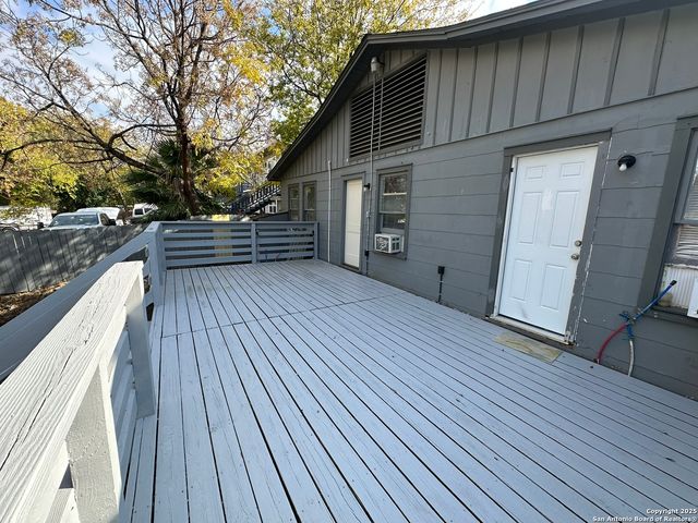 331 Ira B, San Antonio, TX 78209