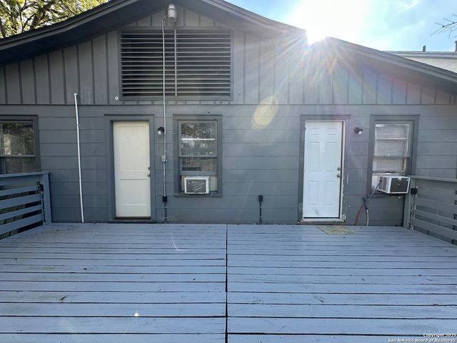 331 Ira B, San Antonio, TX 78209