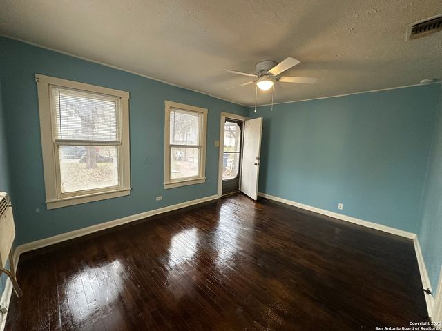 331 Ira B, San Antonio, TX 78209