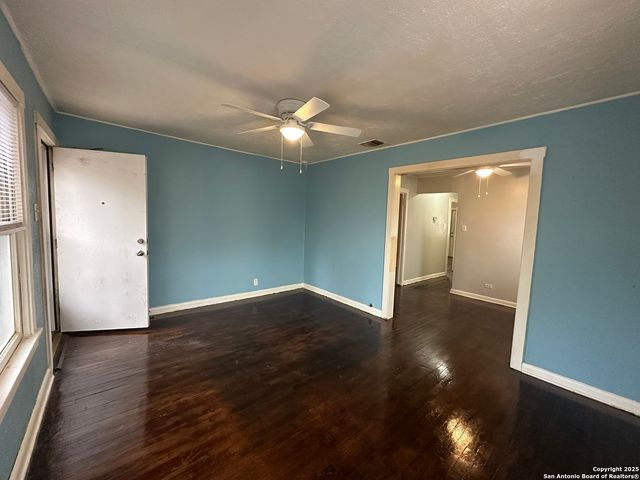 331 Ira B, San Antonio, TX 78209