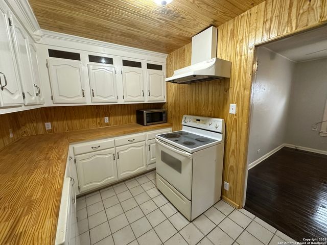 331 Ira B, San Antonio, TX 78209