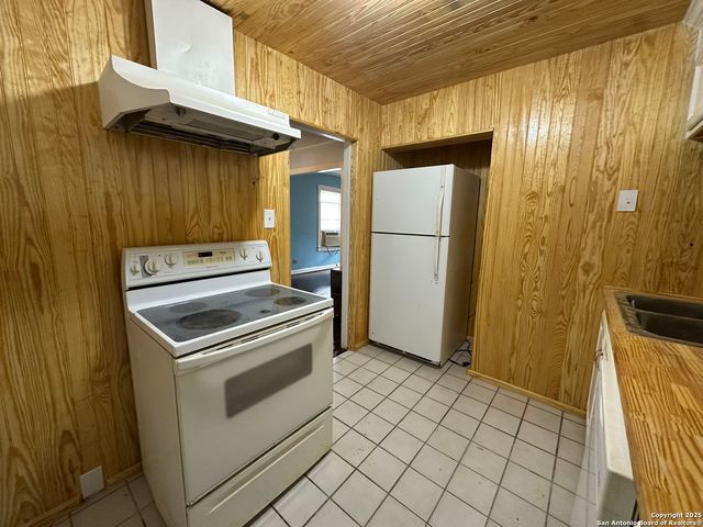 331 Ira B, San Antonio, TX 78209