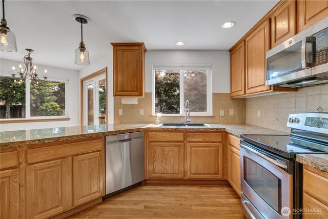 1925 19th Street SE, Puyallup, WA 98372