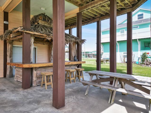944 Raymond, Crystal Beach, TX 77650
