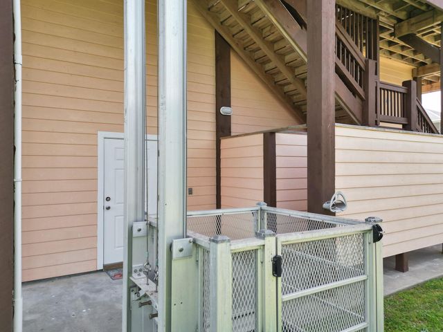 944 Raymond, Crystal Beach, TX 77650