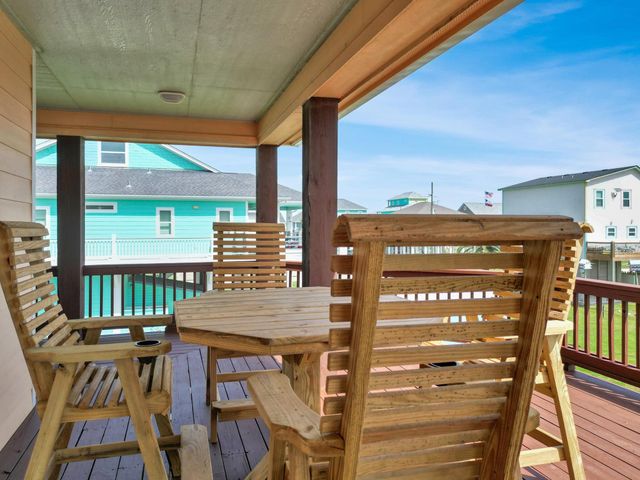 944 Raymond, Crystal Beach, TX 77650