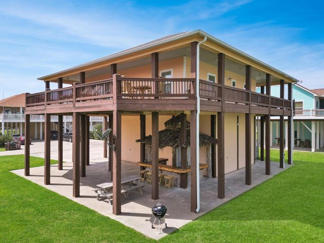 944 Raymond, Crystal Beach, TX 77650