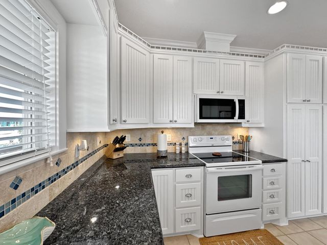 944 Raymond, Crystal Beach, TX 77650