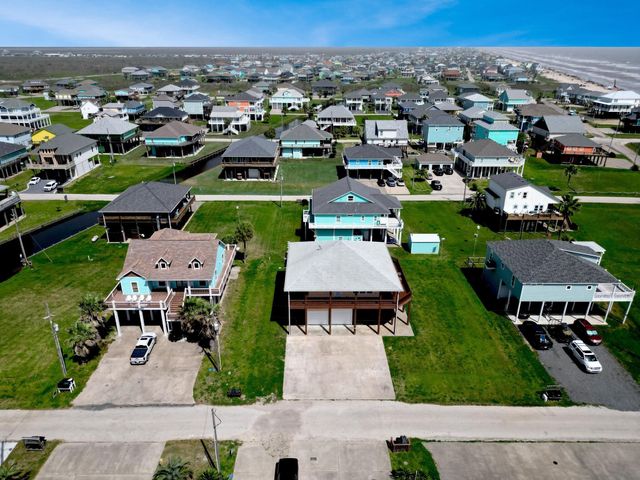 944 Raymond, Crystal Beach, TX 77650