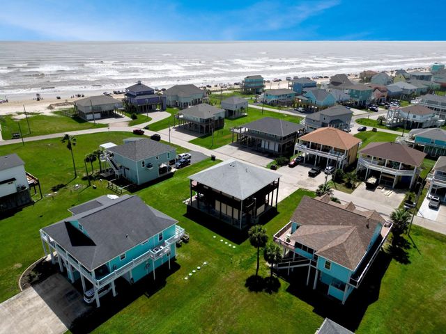 944 Raymond, Crystal Beach, TX 77650