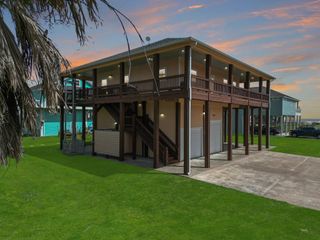 944 Raymond, Crystal Beach, TX 77650