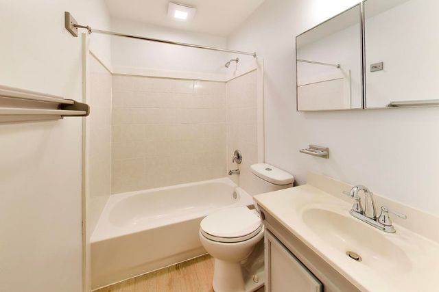 18559 W Karen Lane, Gurnee, IL 60031