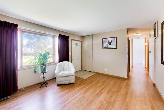 18559 W Karen Lane, Gurnee, IL 60031